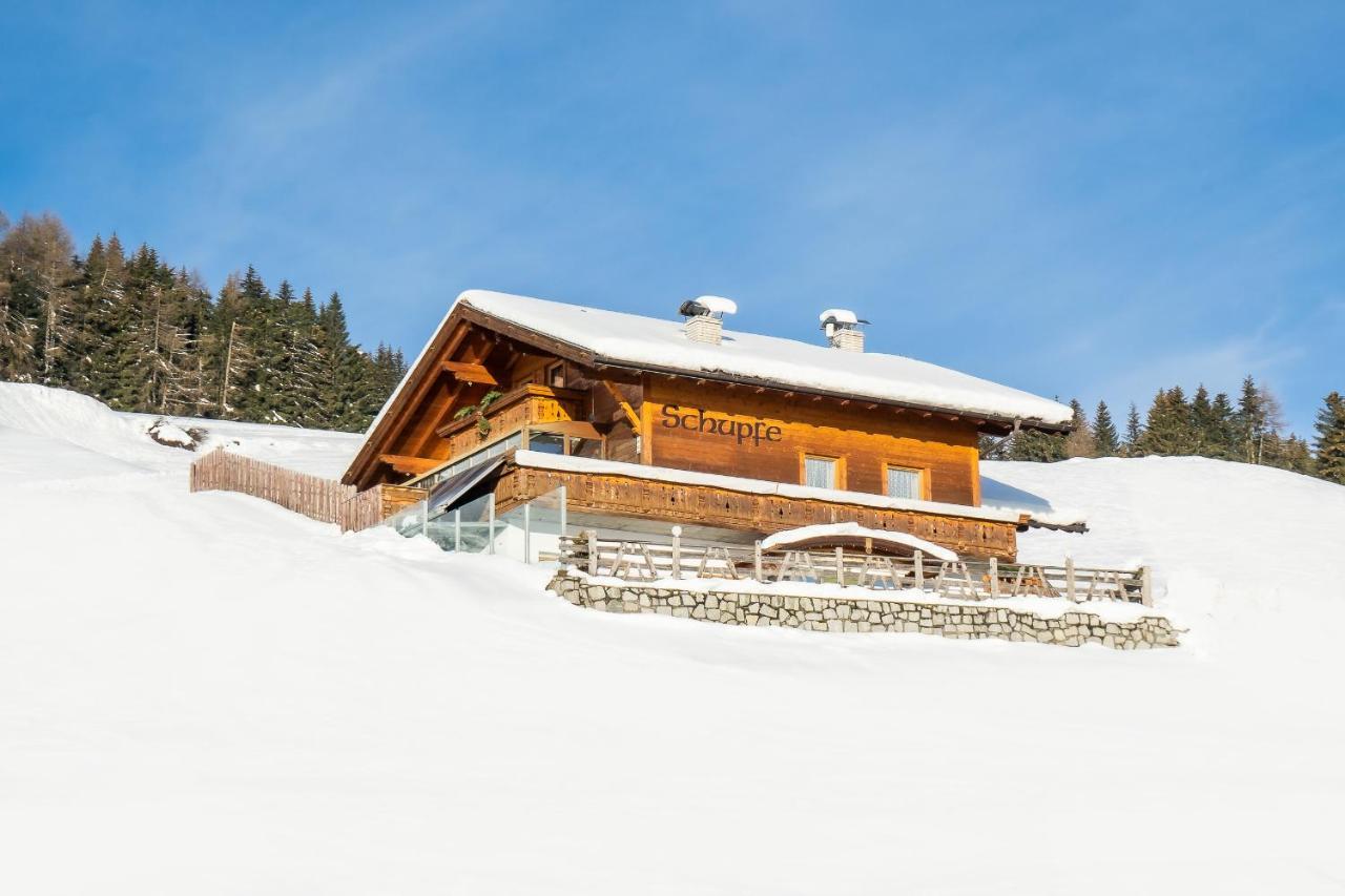 Schupfe- Direkt Neben Der Kabinenbahn Gitschberg Jochtal Maranza Buitenkant foto