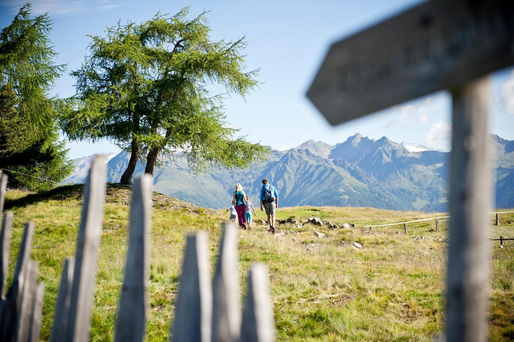 Schupfe- Direkt Neben Der Kabinenbahn Gitschberg Jochtal Maranza Buitenkant foto